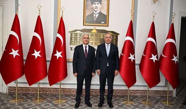 MHP Manisa İl Yönetimi, Vali Vahdettin Özkan'ı ziyaret etti