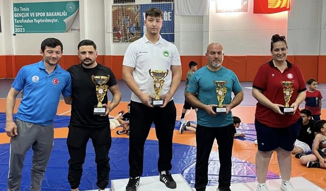 YUNUSEMRELİ SPORCULR YİNE KUPALARI TOPLADI