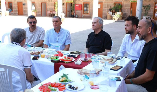 Başkan Şimşek, Kurşunlu Han'da eğitimenleri dinledi