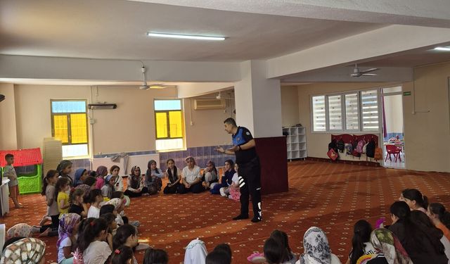 Polislerden Kur'an kursu öğrencilerine güvenlik eğitimi