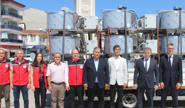 Selendi'de 113 kadın üreticiye süt soğutma tankı desteği
