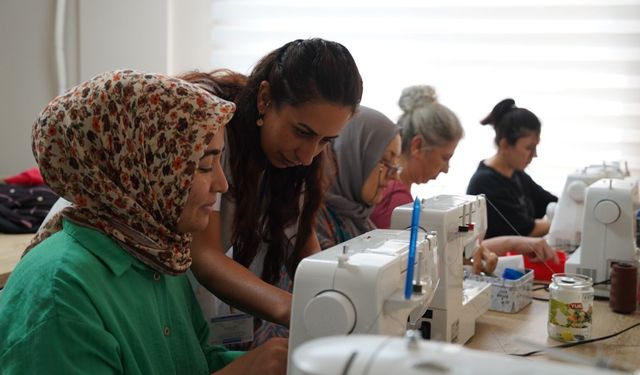 Yunusemre'de kadınlar bu kurs ile üretimi katılıyor