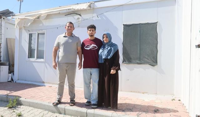Konteynerde ders çalışarak tıp fakültesini kazandı