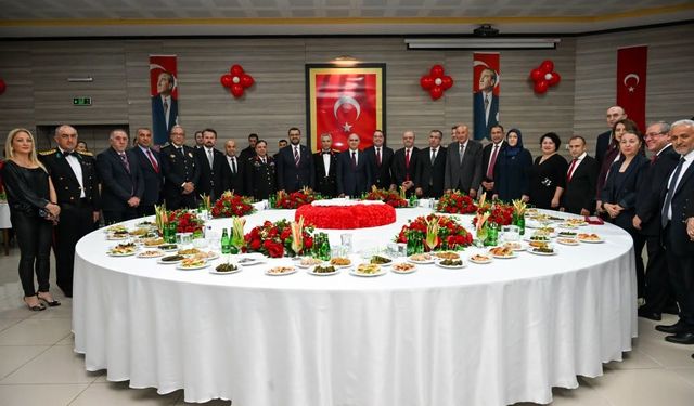 Manisa’da Cumhuriyet’in 103. Yılı Resepsiyonu Düzenlendi