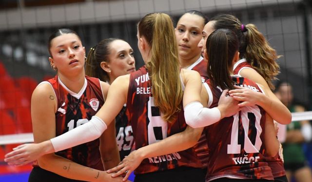 Kadın voleybolculardan muhteşem geri dönüş