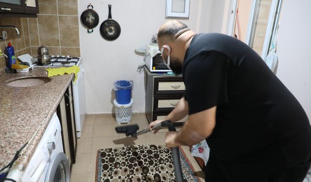 Şehzadeler Belediyesinden ihtiyaç sahiplerine evde temizlik hizmeti