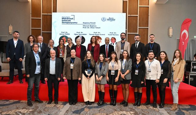Akademisyenler Manisa'da aynı masada buluştu: Manisa'nın geleceği ele alındı!