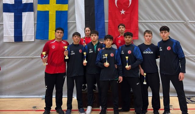 Manisalı güreşçiler 8 madalya ile göğsümüzü kabarttı