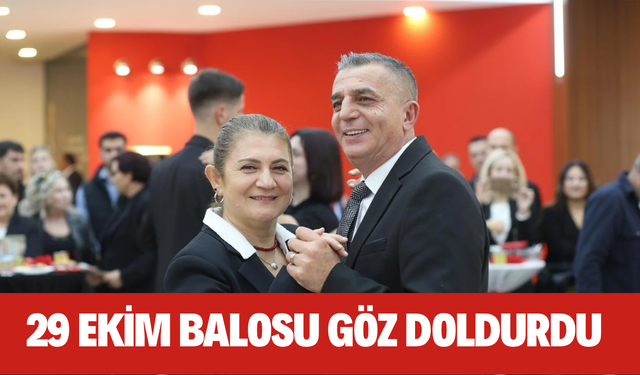 29 Ekim Balosunda vals ve zeybek oynandı, kısa film duygulandırdı