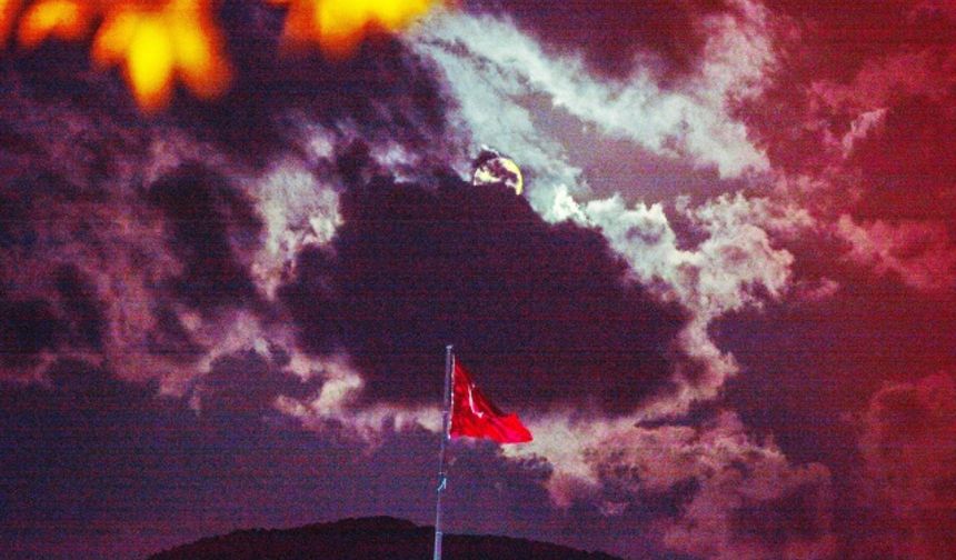 Manisa'da dolunay güzel görüntü oluşturdu