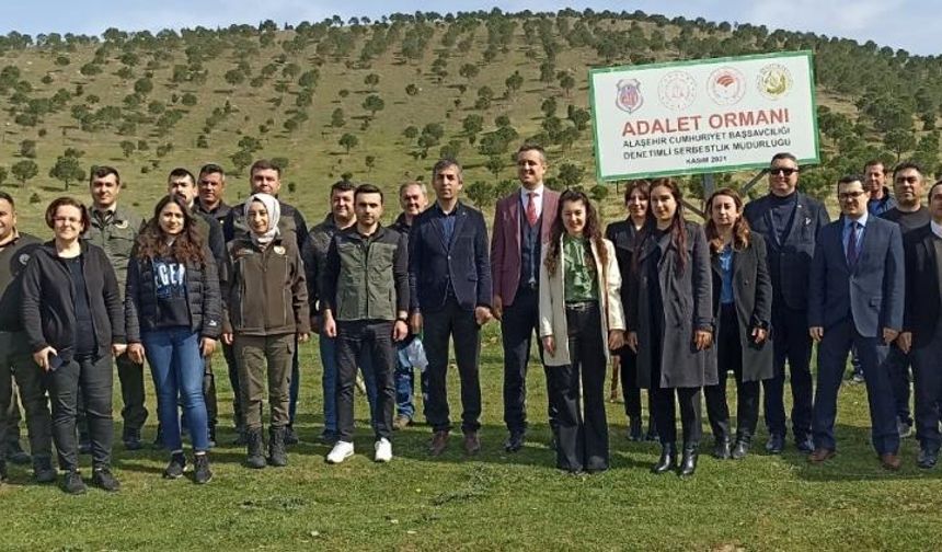 Alaşehir’de 200 fidan toprakla buluştu