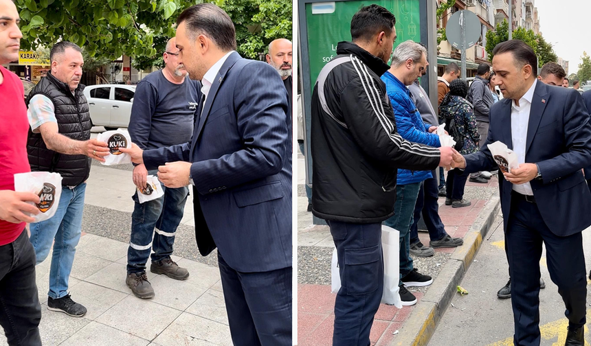 Milletvekili Baybatur'dan servis bekleyen işçilere simit ve peynir