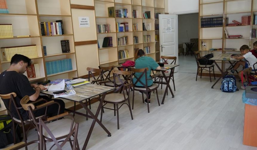 Yunusemre’de kütüphaneler yoğun ilgi görüyor