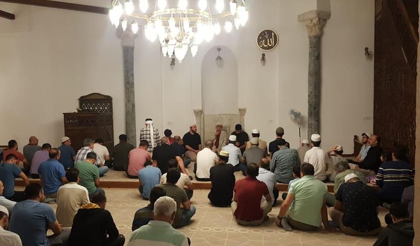 Manisa Ulu Camide Sabah Namazı Coşkusu