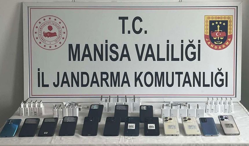 Turgutlu'da gümrük kaçağı cep telefonlarına el konuldu