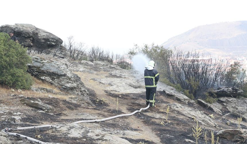 Kula’da yangınlar durmuyor: 100 dönümlük alan yandı