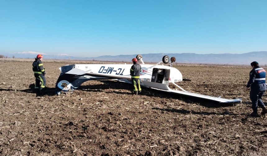 Eğitim uçağı sert iniş yaptı: Pilot yaralandı