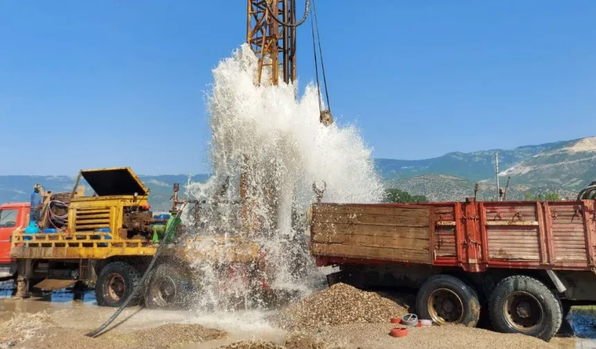 Sakarya Yeşilvadi'de 160 metre derinlikten yeni kaynak