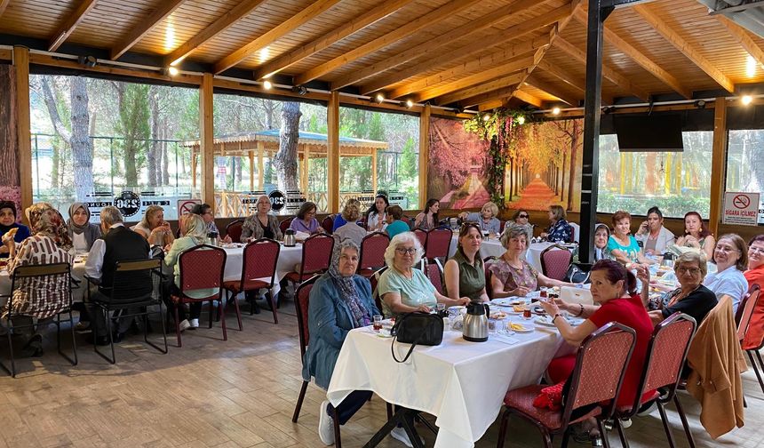 Türk Kadınlar Konseyi Manisa Şubesi, sezon sonu toplantısını gerçekleştirdi
