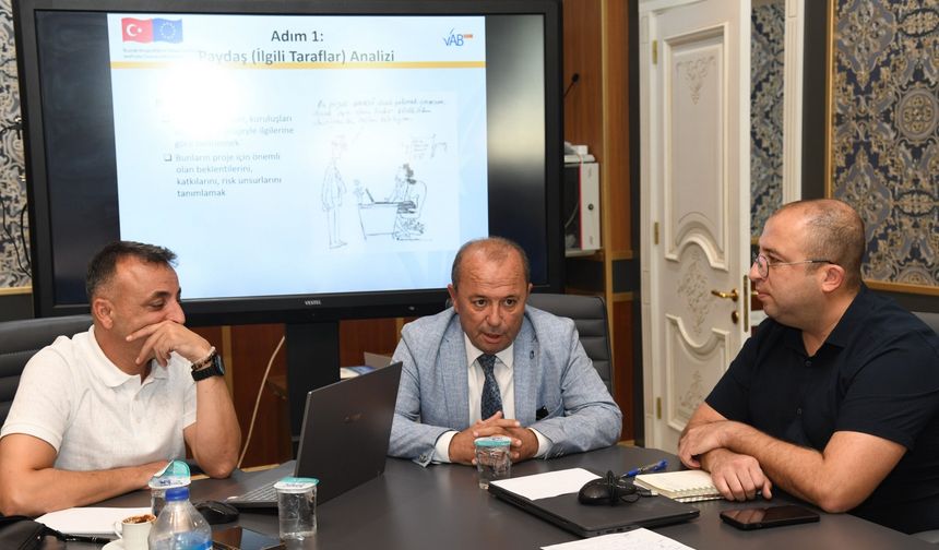 Yunusemre'de proje yazma eğitimi düzenledi