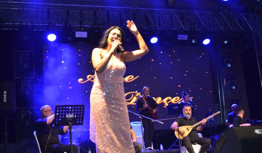 Ayşe Dinçer, Selendi’yi coşturdu