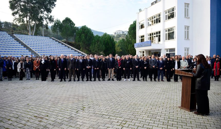 MCBÜ’de Atatürk’ü anma programlarına yoğun ilgi