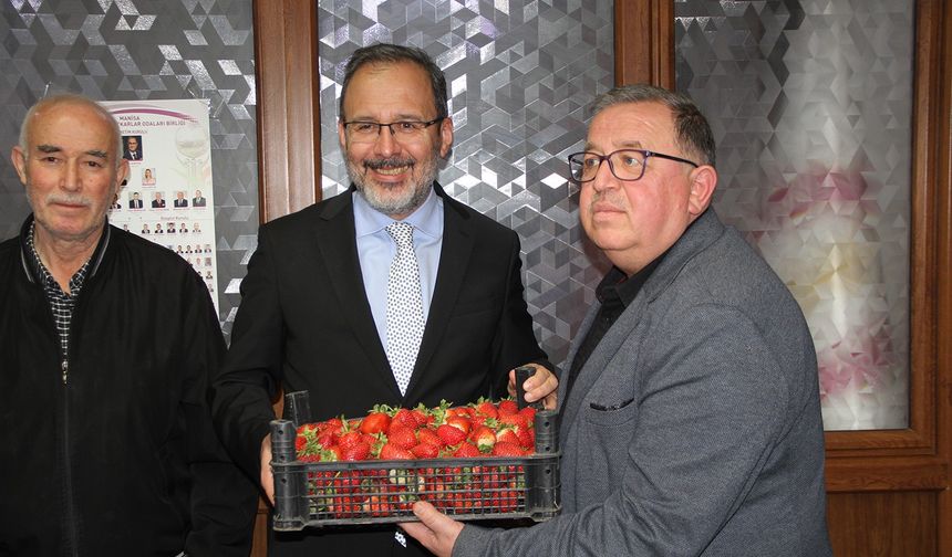 Eski Bakan Kasapoğlu, Kula Esnaf ve Sanatkârlar Odası'nı ziyaret etti