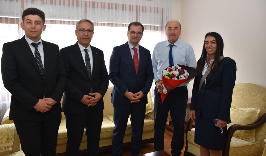 Kaymakam Güldoğan’dan, eğitim çınarlarına vefa