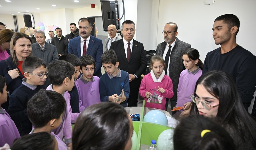 Öğrenciler insan haklarını atölyelerde keşfetti