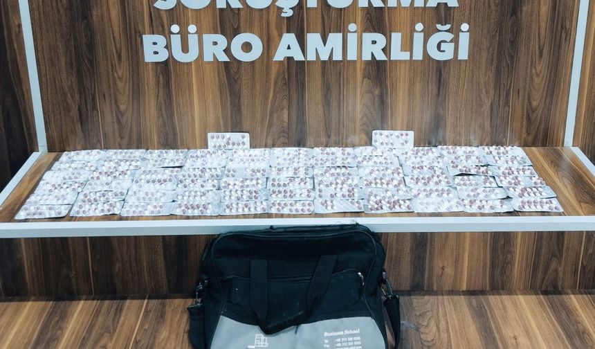 Zehir tacirlerine operasyon: 894 hap ele geçirildi