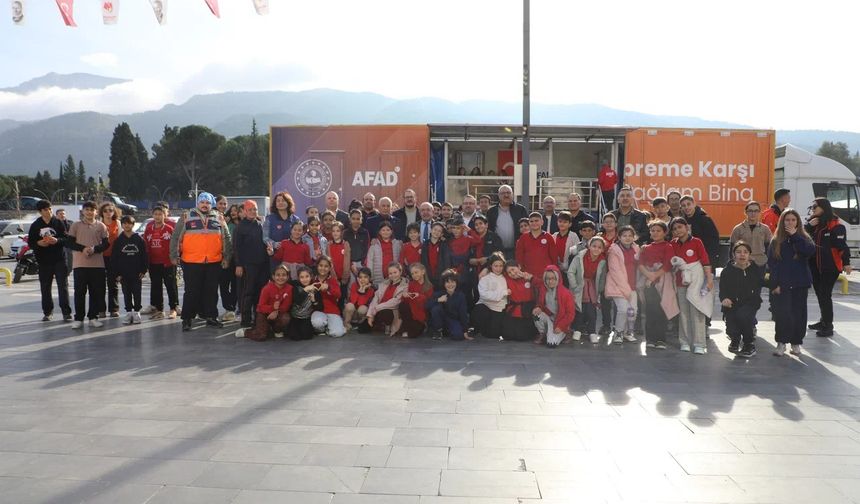 Yunusemre'de deprem bilinçlendirme eğitimi verildi