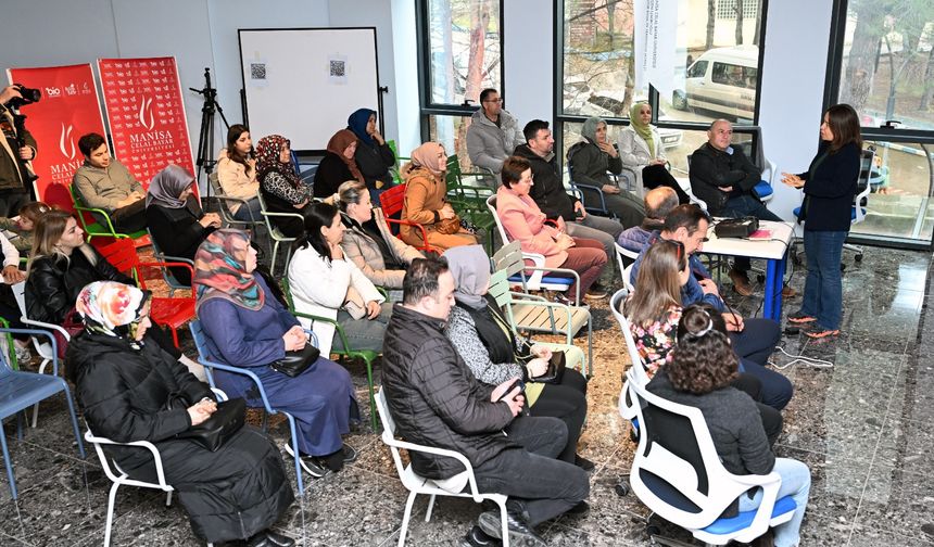 Bilim Kafe Demirci’de 'Teknolojinin topluma etkileri' masaya yatırıldı