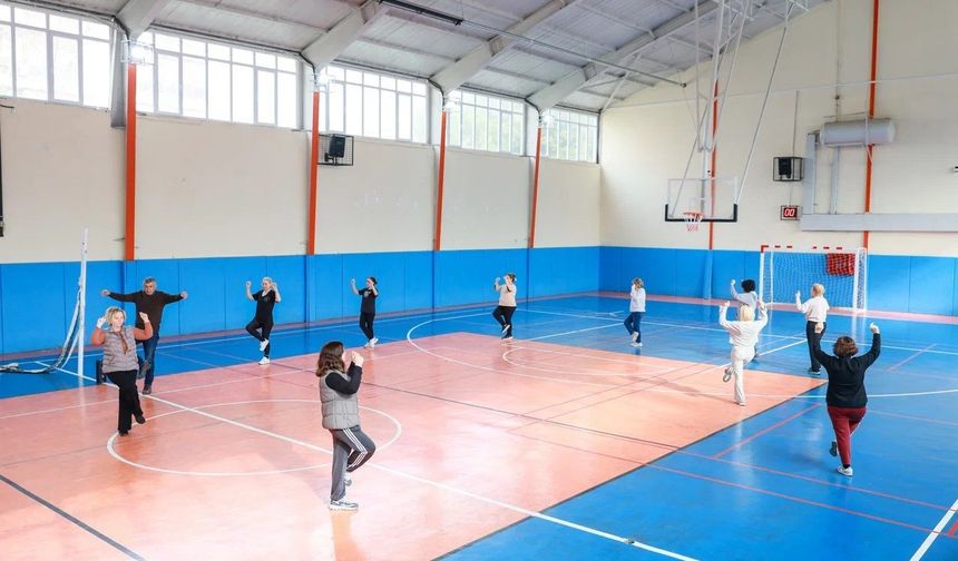 Yunusemre Belediyesinden halk oyunları kursu