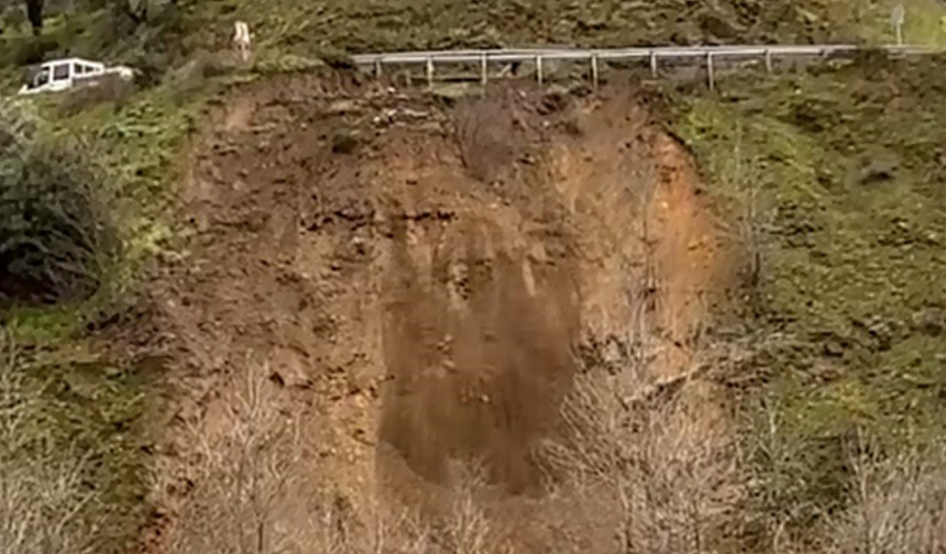 İzmir’de heyelan! O anlar cep telefonuna böyle yansıdı