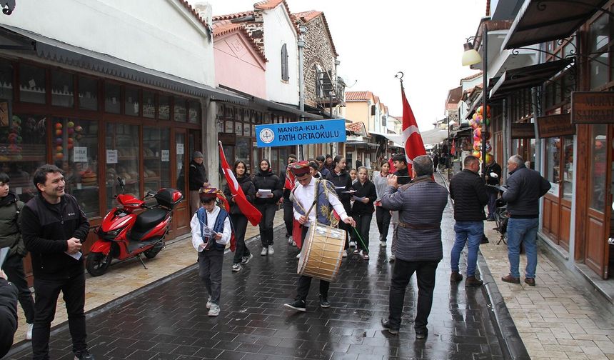 Minik davulcular mahalleleri şenlendirdi