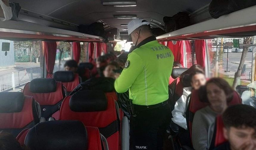 Manisa'da otobüs terminallerinde emniyet kemeri denetimi