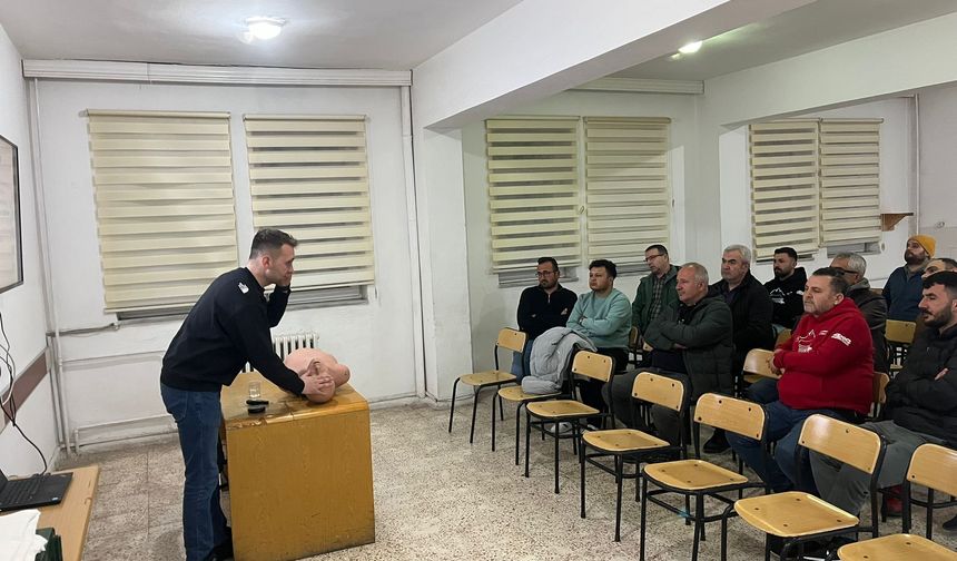 Gördes'te STK’lara yönelik ‘hayat kurtaran’ eğitimler başladı