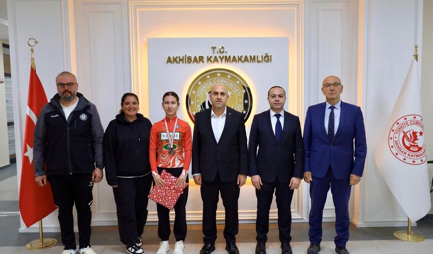 Dünya Şampiyonası yolcusu Tunçel için Akhisar'da ziyaret trafiği