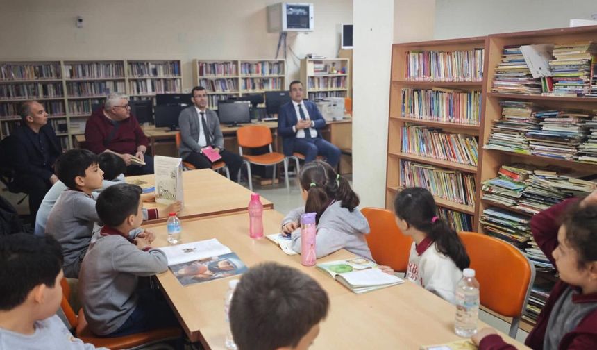Kütüphane Haftası’nda öğrencilerle kitap okudular