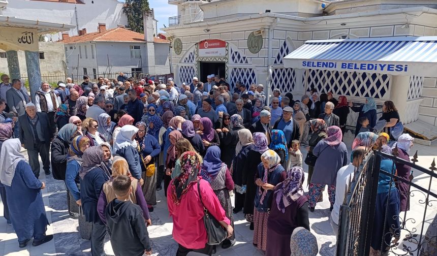 Hacı adayları dualarla uğurlandı