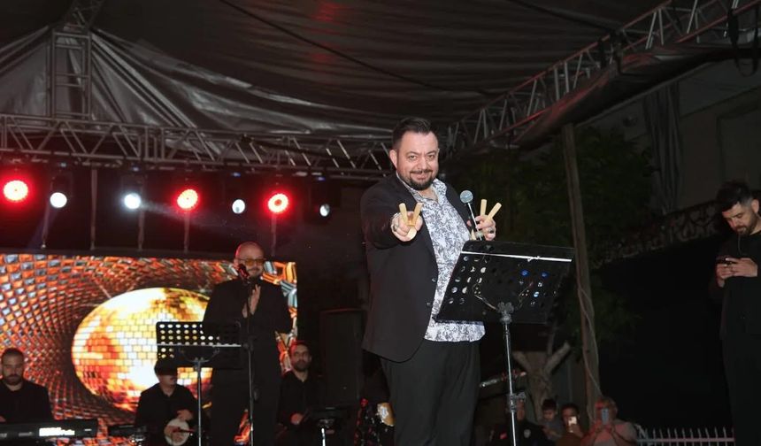 Hüseyin Kağıt Sarıgöl’ü coşturdu