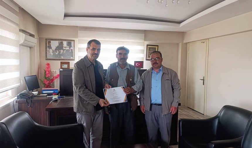 Manisalı vatandaştan örnek davranış... 10 küçükbaş kurban bağışladı