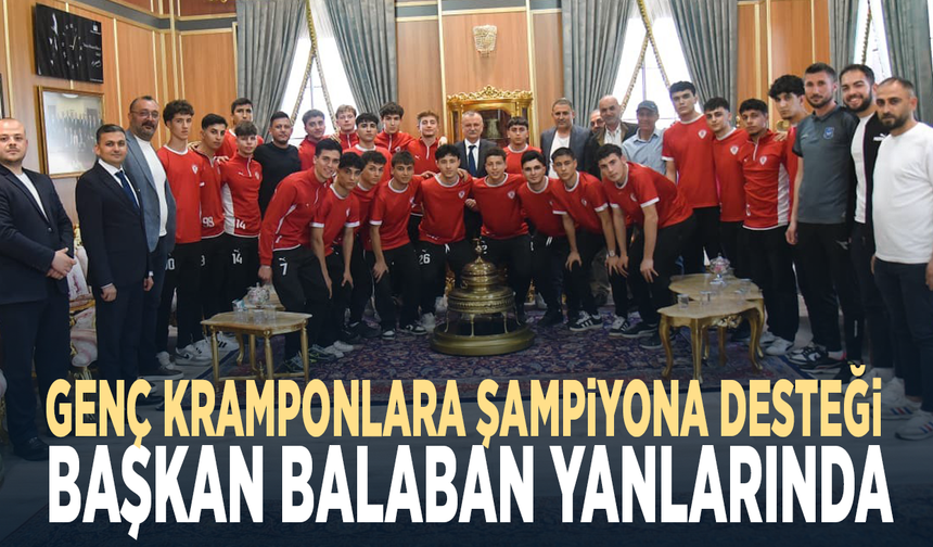 Genç kramponlara şampiyona desteği... Başkan Balaban yanlarında