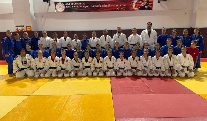 Yıldız Kadın Judo Milli Takımı, Salihli’de güç topluyor