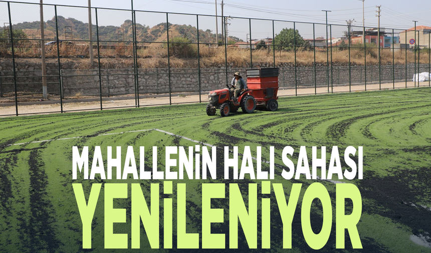 Mahallenin halı sahası yenileniyor