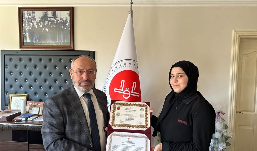 Salihli'de hafızlar belgelerine kavuştu