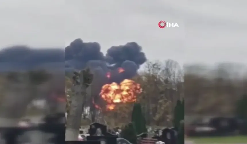 Rusya’da savaş uçağı düştü: 2 pilot kurtuldu