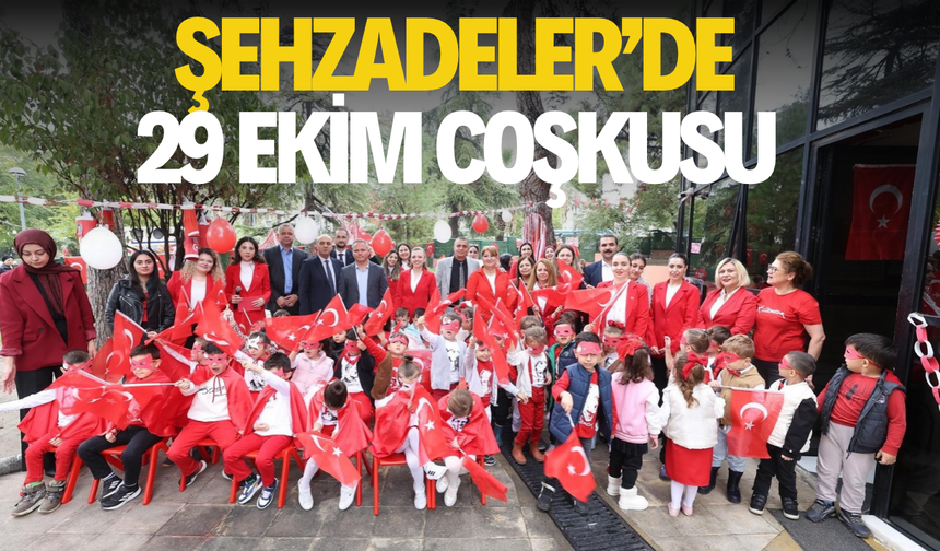 Şehzadeler'de miniklerden cumhuriyet coşkusu