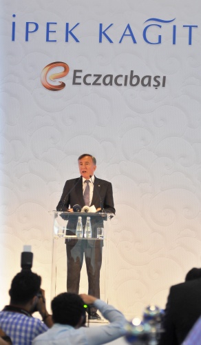 Eczacıbaşı Holdinge bağlı İpek Kağıt’ın Türkiye ve dünya pazarları için üretim yapacak olan Manisa’daki yeni tesisi ile Kazakistan tesisinin açılışı aynı anda yapıldı.