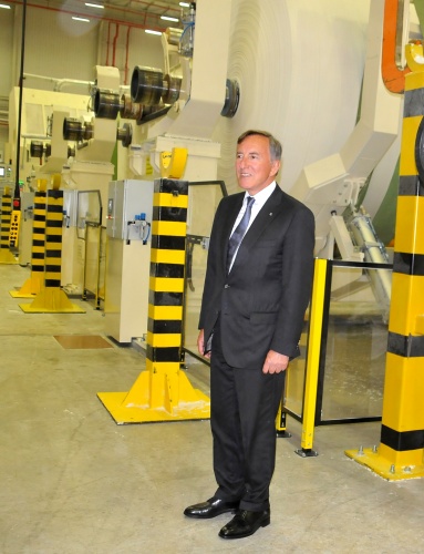 Eczacıbaşı Holdinge bağlı İpek Kağıt’ın Türkiye ve dünya pazarları için üretim yapacak olan Manisa’daki yeni tesisi ile Kazakistan tesisinin açılışı aynı anda yapıldı.